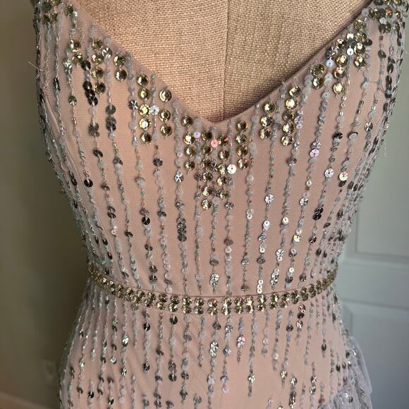 MAC DUGGAL Tiered Ruffle Sequin Gown Sz 2 - Picture 10 of 11